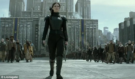  VIDEO: Janji Pembalasan Dendam Katniss Everdeen Dalam Trailer \'Mockingjay Part 2\'