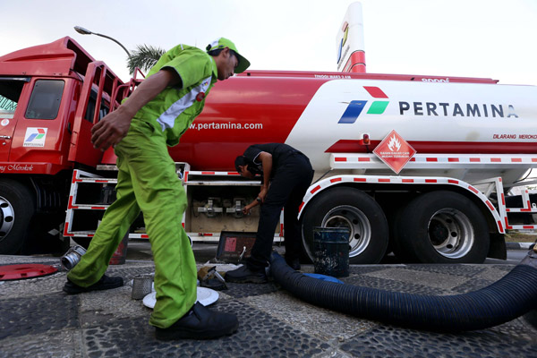  FOTO: Kementerian ESDM Masih Cari Solusi Atasi Kerugian Pertamina