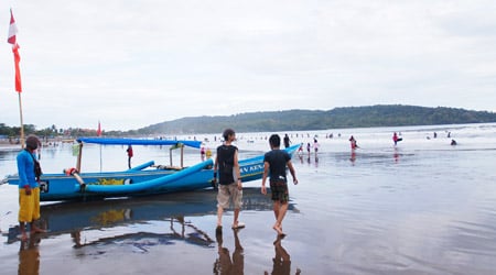  HUT ke-70 RI: Kunjungan Wisata ke Pangandaran Melonjak