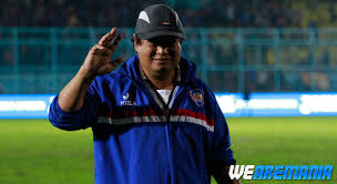  Pelatih Arema Suharno Meninggal Dunia