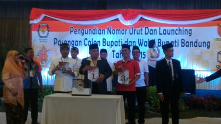  Calon Bupati Bandung Mengambil Nomor Urut