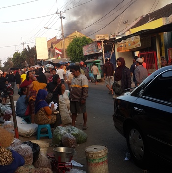  PASAR SUMBER TERBAKAR: Kondisi Bangunan Melebihi Kapasitas