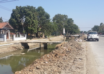  Pemkab Indramayu Normalisasi Aliran Sungai