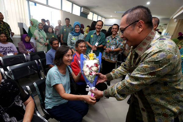  FOTO: Hari Pelanggan, PDAM Tirtawening Bebaskan Biaya Denda Tagihan