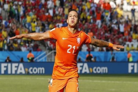  Fans Menanti Aksi Hebat Martial &amp; Depay