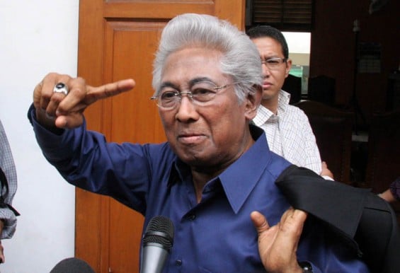  KABAR DUKA: Pengacara Kondang Adnan Buyung Nasution Wafat di Usia 81