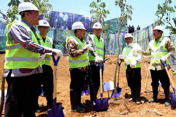  FOTO: The MAJ Collections Hotel &amp; Residence Adakan Penanaman Pohon Perdana di RTH KBU