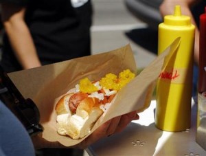  Aneka Menu Hot Dog Unik dari Oh My Dog