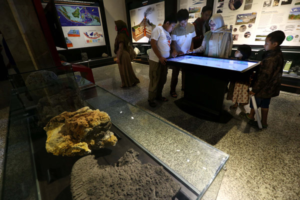  FOTO: Peringati Hari Pertambangan dan Energi ke 70, Museum Geologi Gelar Night at The Museum