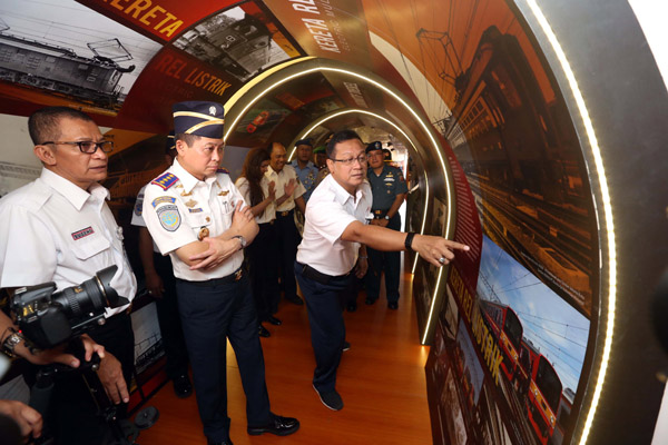  FOTO: HUT Kereta Api Ke 70, PT KAI Luncurkan Train Ticket Machine dan Digital Book