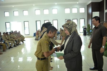  407 PNS Cimahi Dapat Kenaikan Pangkat