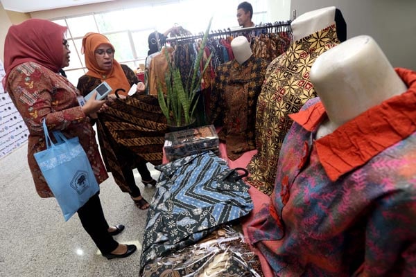  FOTO: Agar Lebih Indonesia, Batik Cantumkan Logo Batik Indonesia