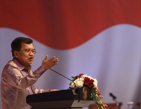  Jusuf Kalla Minta Menaker Cabut Aturan Yang Menghambat Investor