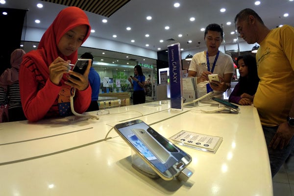  FOTO: TKDN Untuk Smartphone Vendor Asing Bakal Jadi 100%