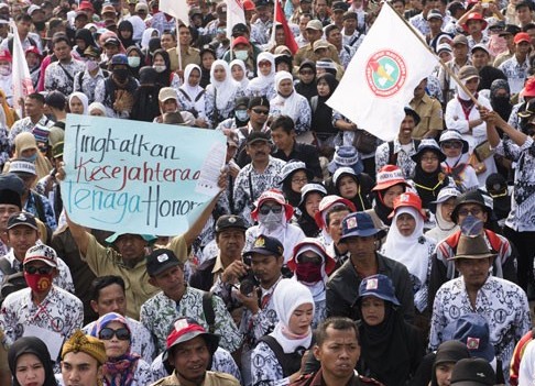  Anggaran Pengangkatan Guru Honorer K2 Tidak Masuk Dalam APBN 2016