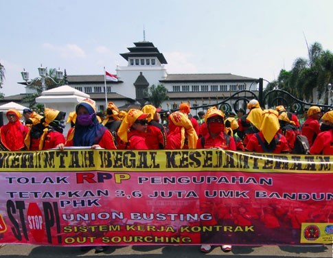  Di Pulau Jawa, Jabar Paling Konsisten Terapkan Skema UMP