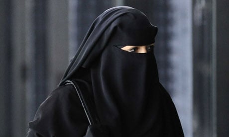  Di Swiss, Muslimah Kenakan Burqa & Cadar Akan Didenda Rp134 Juta