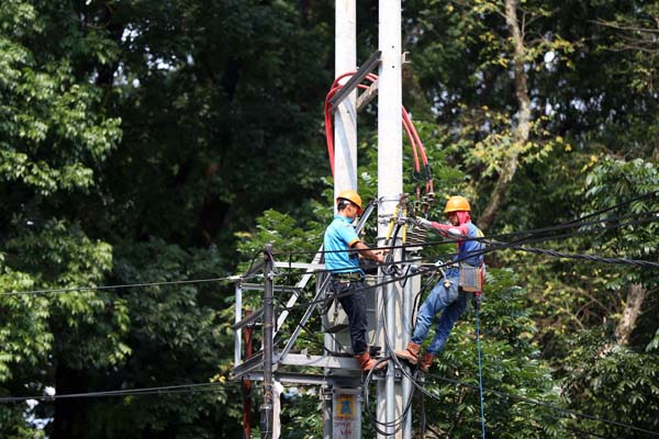  FOTO: Pemangkasan Subsidi Listrik Ditunda