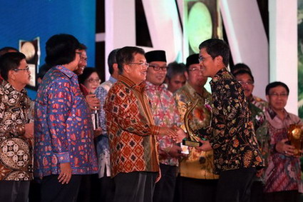  ANUGERAH PROPER 2015: Laba Terus Diraih, Reputasi Senantiasa Didapat