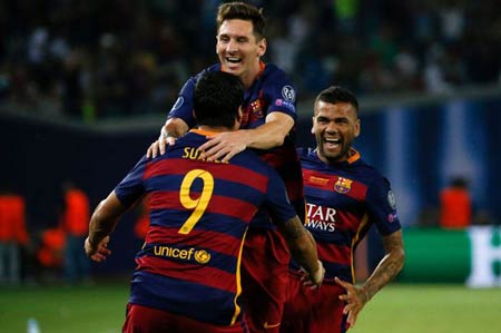  Messi Sebut Suarez Layak Masuk Kandidat Ballon d\'Or