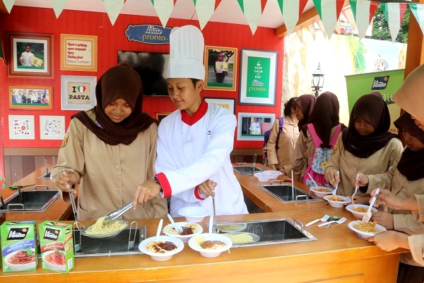  FOTO: La Fonte Goes To School, Kenalkan Pasta Italia Cepat Saji Untuk Para Remaja