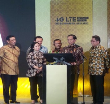  Jokowi Resmikan 4G LTE Untuk Revolusi Digital