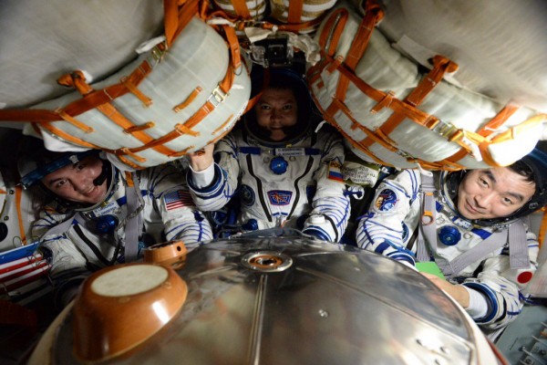  3 Astronot Mendarat di Bumi Setelah 533 Hari di Antariksa