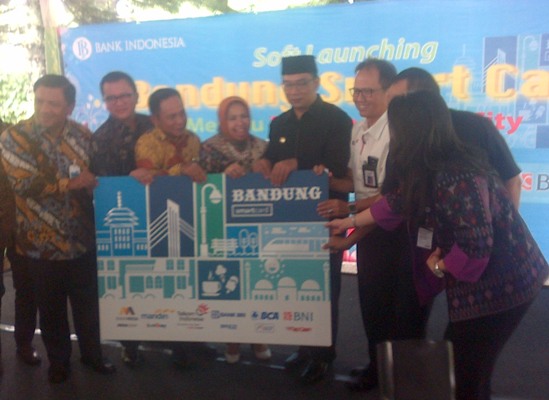  Ridwan Kamil: Smart Card Pertama di Jabar