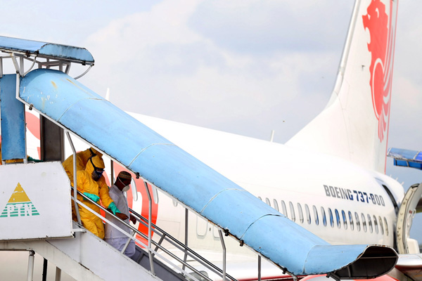  FOTO: Simulasi Penangulangan Penyakit Luar Negeri digelar di Bandara Husein Sastranegara