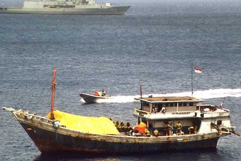  Kapal Nelayan Asal Rembang Tenggelam di Indramayu