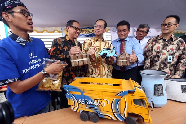  FOTO: Bank BJB Siap Salurkan Kredit Cinta Rakyat Tahap Ke-5 Rp50 M