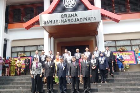  Rektor Unpad Lantik 16 Dekan Periode 2016-2021