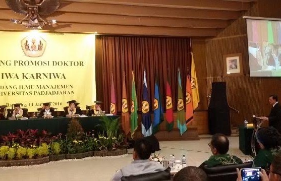  4 Tahun Teliti Kinerja BPR, Iwa Karniwa Dapat Predikat Cum Laude