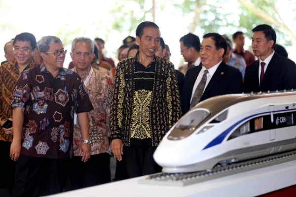  FOTO: GROUNDBREAKING KA CEPAT: Jokowi Resmikan Mulainya Pembangunan Proyek