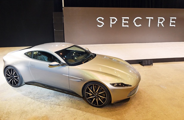  Aston Martin James Bond Bakal Dilelang