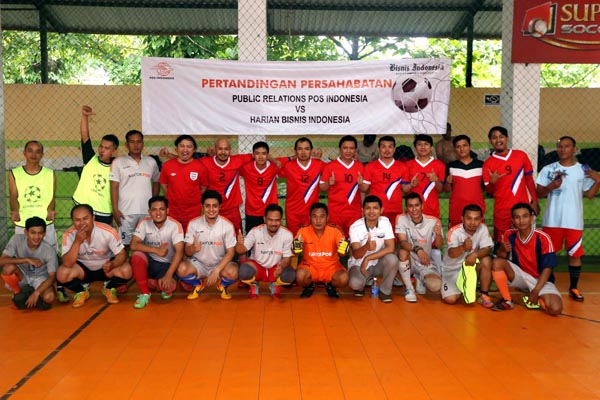  FOTO: Pertandingan Persahabatan Tim Futsal Bisnis Indonesia dan Tim Pos Indonesia