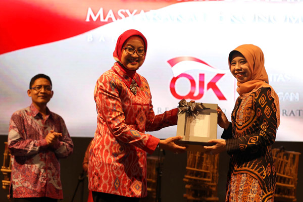  FOTO: OJK Dorong Industri Jasa Keuangan Tingkatkan Daya Saing di Era MEA