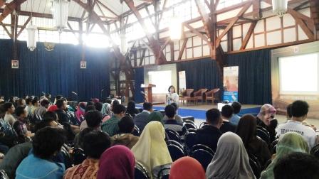  Beasiswa ke Belanda Menarik Minat Mahasiwa di Bandung