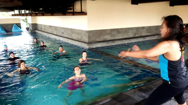  Yuk, Sehatkan Tubuh dengan Aqua Zumba