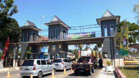  Libur Imlek, Pantai Pangandaran Ramai Pengunjung