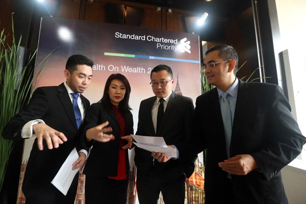  FOTO: Standard Chartered Ajak Nasabah untuk Diversifikasi Investasi di Tahun 2016