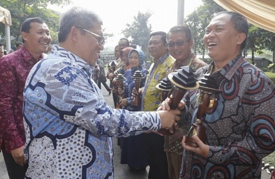  Oded Ditolak Pemkot Surabaya, Aher Enggan Dibawa-Bawa