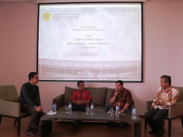 Talkshow Unpar dan Media Massa Bersama Menjadi Inspirasi Bagi Pendidikan di Jawa Barat di Bandung pada kamis (3/3)/Bisnis-Agne