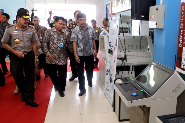  FOTO: Peningkatan Alat Komunikasi Polisi: Kapolri Ajak LEN Bekerja Sama