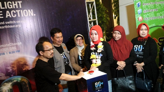  Kawasan Terpadu Trans Studio Bandung Padamkan Lampu Selama 1 Jam