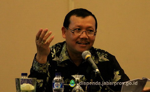  Sekda Jabar Hadapi Protes Penghentian Bantuan Desa 2016