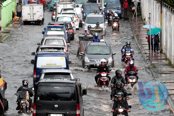  Sungai Ciberes Meluap, Ratusan Rumah Warga Cirebon Kebanjiran
