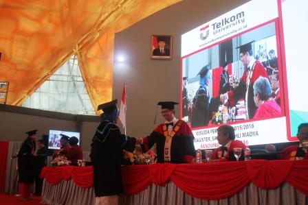  Telkom University Lantik 779 Wisudawan