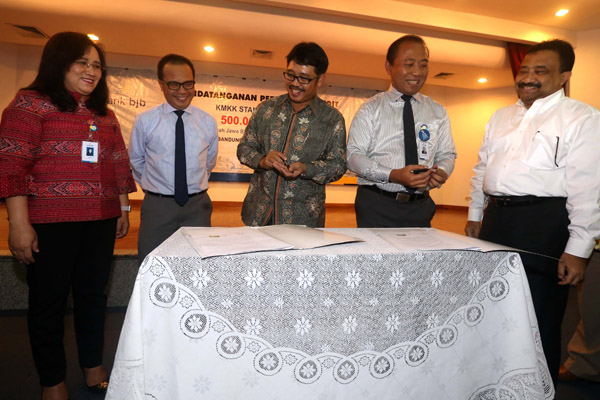  FOTO: Bank BJB Kucurkan Kredit Infrastruktur Rp500 M ke PT Adhi Karya