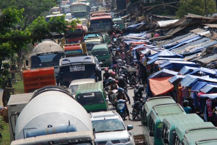  LONG WEEKEND: Ada 2 Titik Macet Parah Menuju Puncak dan Garut